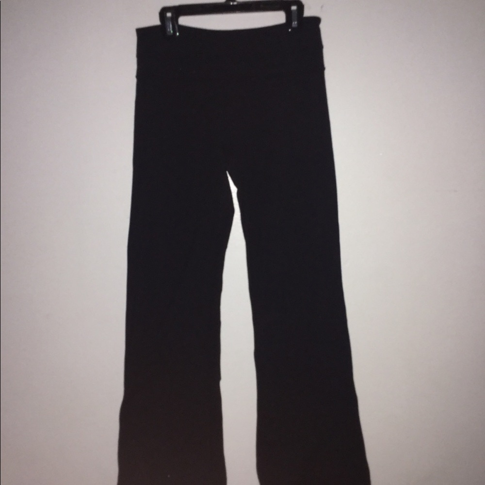 I’m selling leggings!